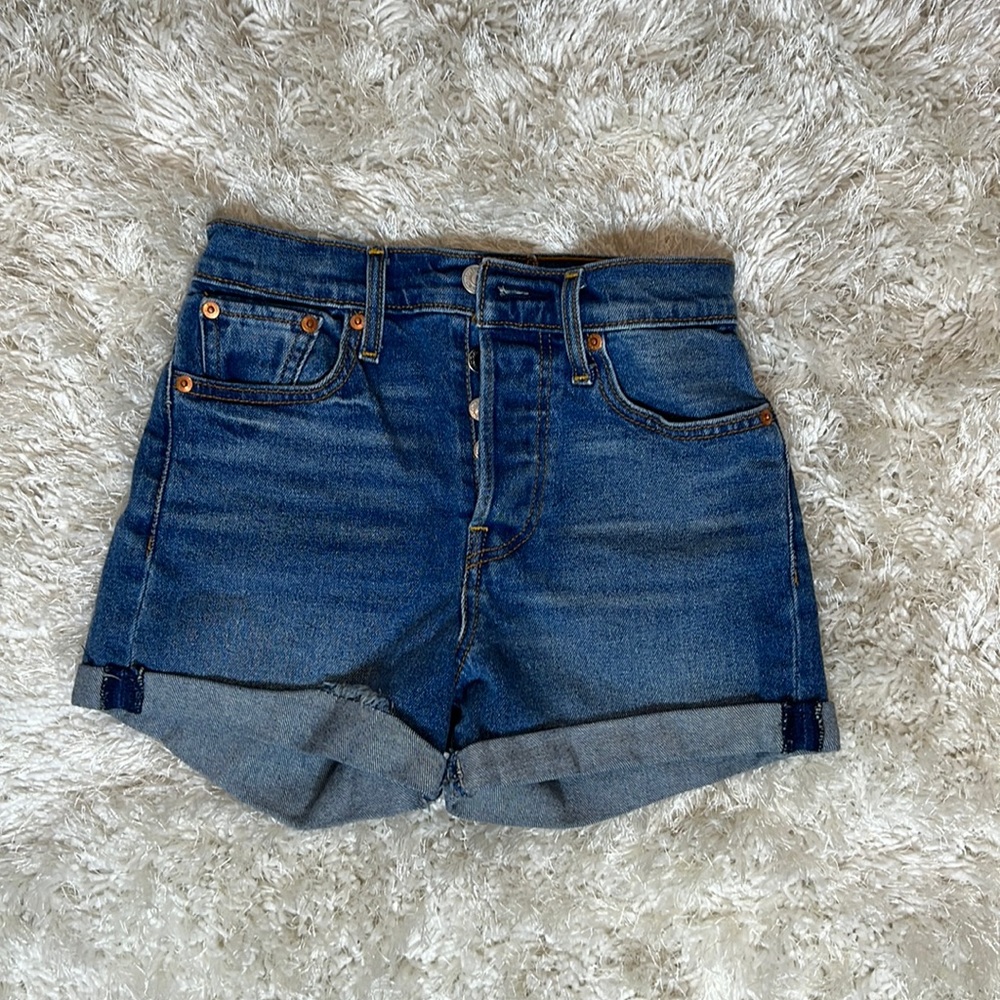 Levi’s women’s shorts size 24